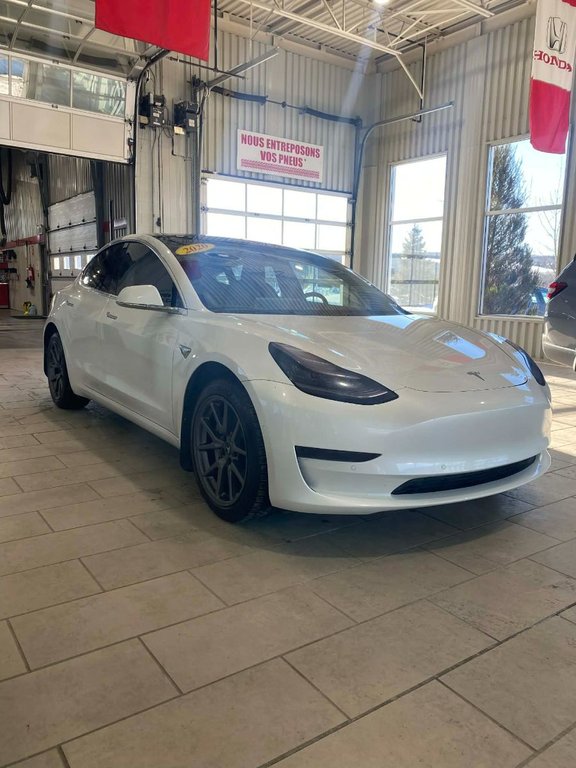 Tesla Model 3 Standard Range Plus 2020 à Saint-Georges, Québec - 1 - w1024h768px