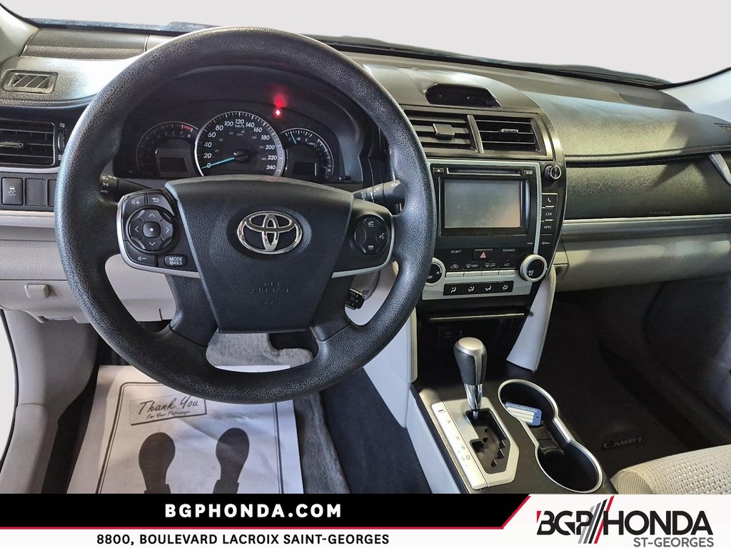Toyota Camry LE 2012 à Saint-Georges, Québec - 9 - w1024h768px