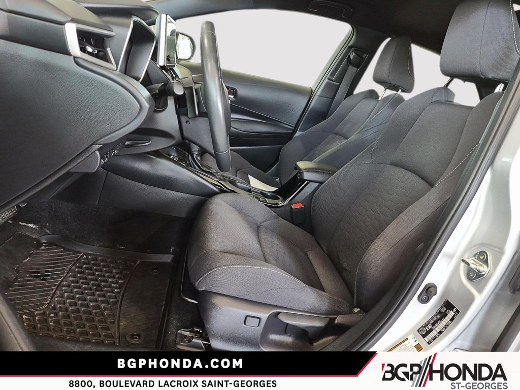 2024 Toyota Corolla Hatchback SE in Saint-Georges, Quebec - 9 - w1024h768px