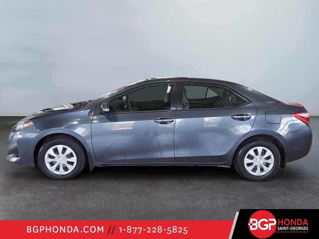 2018 Toyota Corolla LE in Saint-Georges, Quebec - 5 - w1024h768px