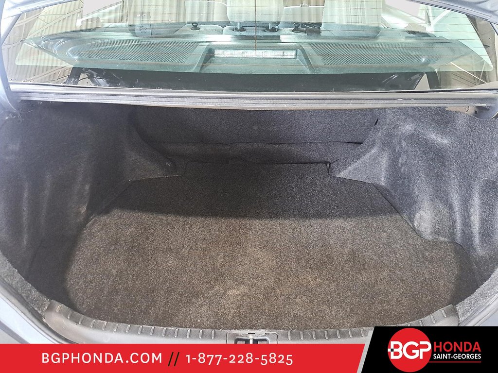 2018 Toyota Corolla LE in Saint-Georges, Quebec - 6 - w1024h768px