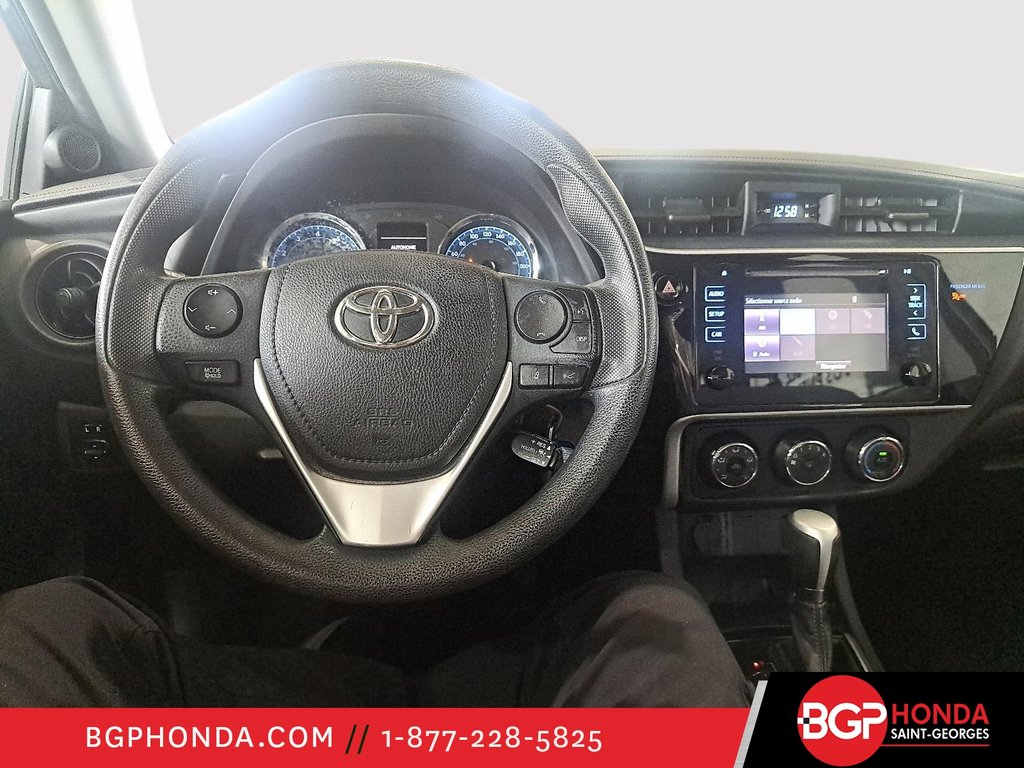2018 Toyota Corolla LE in Saint-Georges, Quebec - 10 - w1024h768px