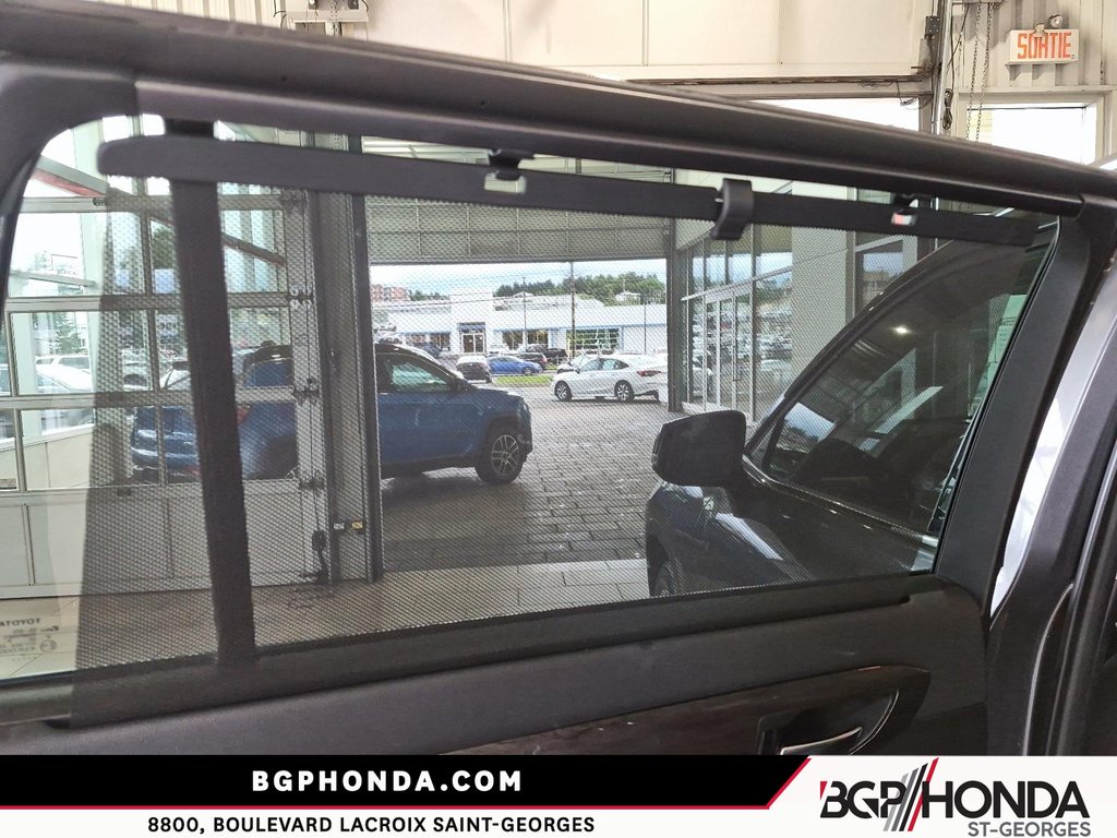 Toyota Highlander Limited 2022 à Saint-Georges, Québec - 9 - w1024h768px