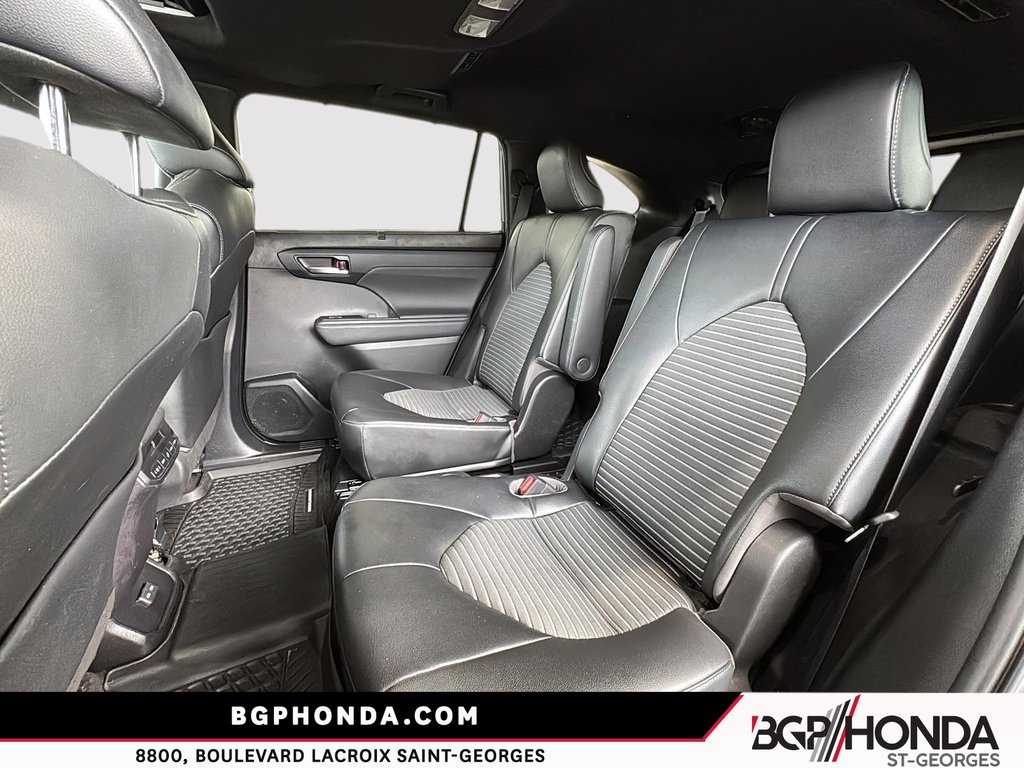 2023 Toyota Highlander XSE in Saint-Georges, Quebec - 9 - w1024h768px