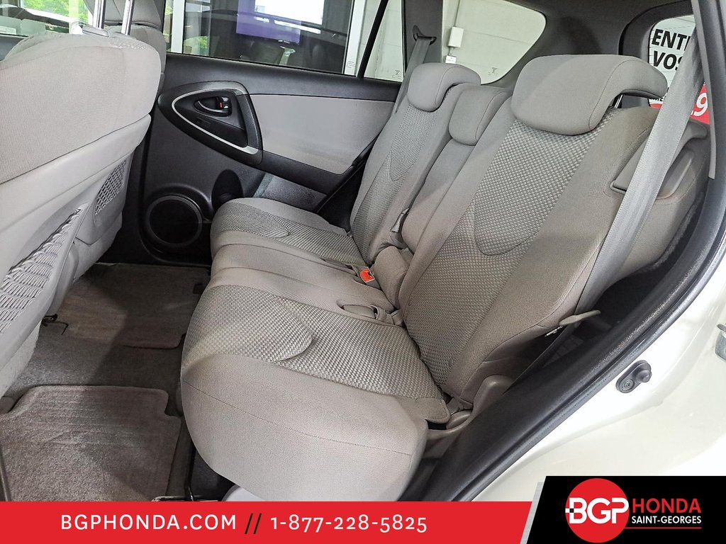 Toyota RAV4 Limited 2011 à Saint-Georges, Québec - 8 - w1024h768px