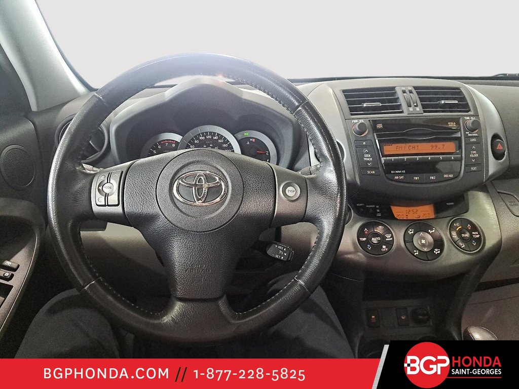 Toyota RAV4 Limited 2011 à Saint-Georges, Québec - 10 - w1024h768px