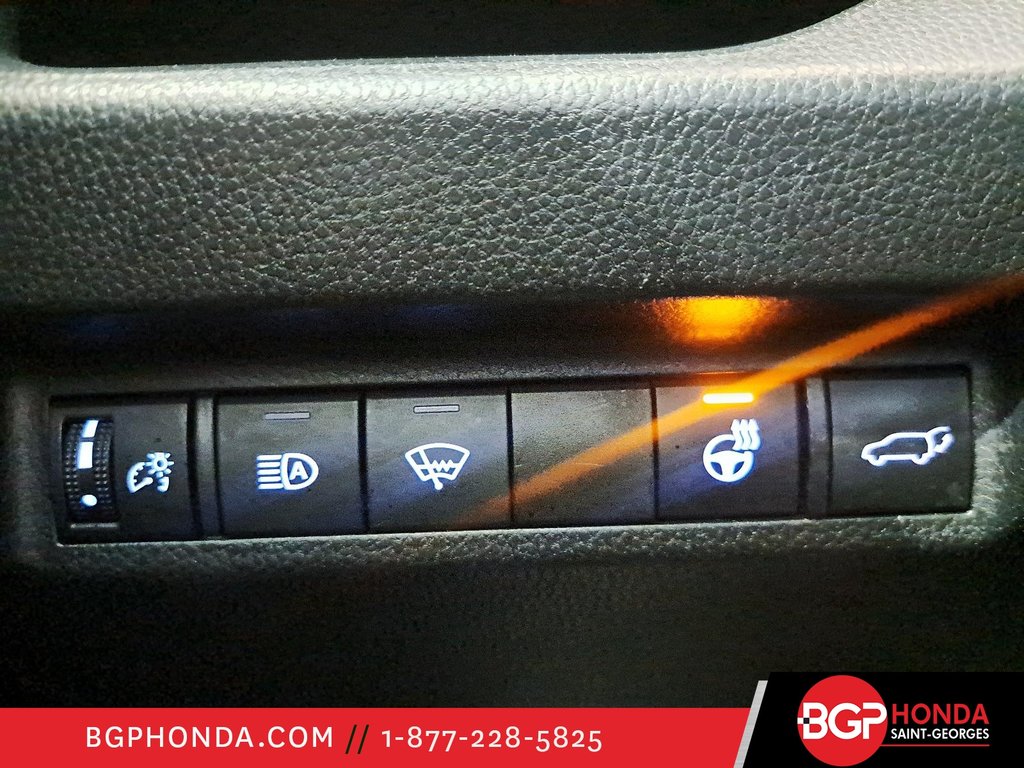 2021 Toyota RAV4 XLE in Saint-Georges, Quebec - 14 - w1024h768px