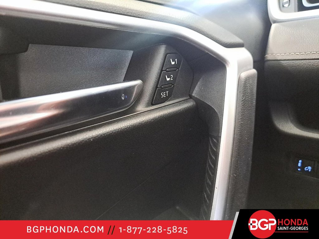 2021 Toyota RAV4 XLE in Saint-Georges, Quebec - 13 - w1024h768px