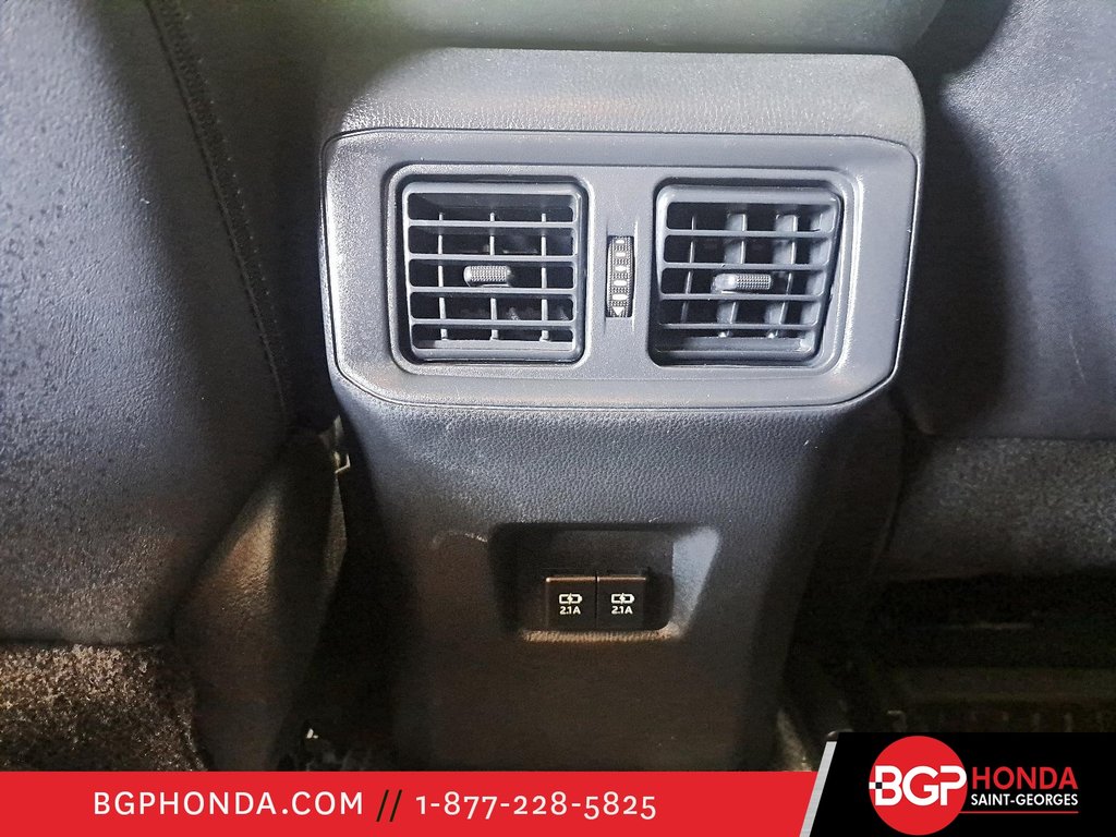 2021 Toyota RAV4 XLE in Saint-Georges, Quebec - 9 - w1024h768px