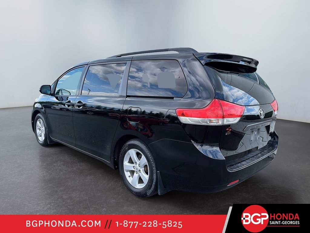 Toyota Sienna CE 7 PASSAGERS 2012 à Saint-Georges, Québec - 4 - w1024h768px