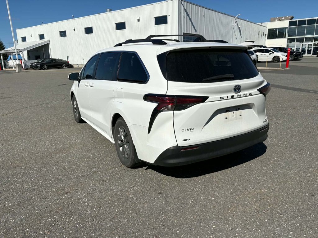 2022 Toyota Sienna LE AWD HYBRID in Saint-Georges, Quebec - 3 - w1024h768px
