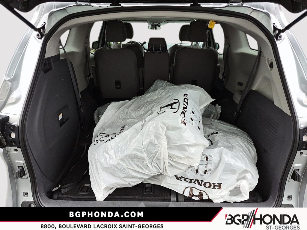2023 Toyota Sienna LE AWD HYBRID in Saint-Georges, Quebec - 6 - w1024h768px