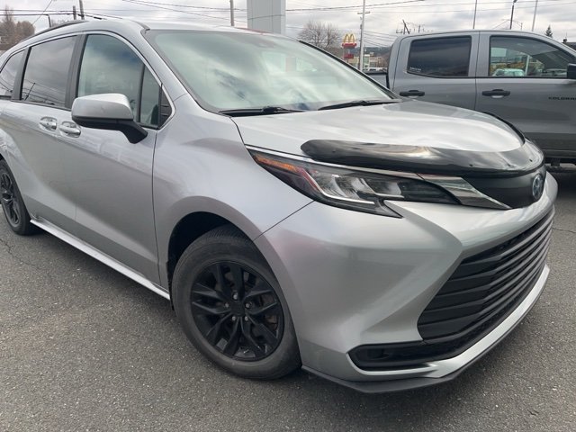 2023 Toyota Sienna LE AWD HYBRID in Saint-Georges, Quebec - 2 - w1024h768px