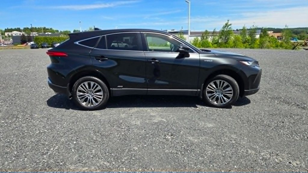 2021 Toyota Venza LIMITED HYBRID in Saint-Georges, Quebec - 4 - w1024h768px