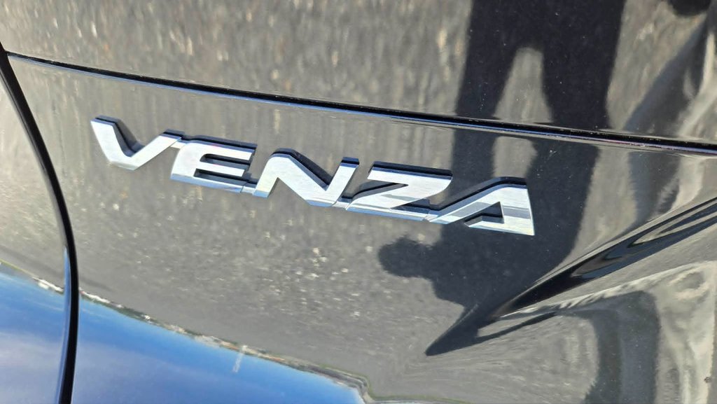 2021 Toyota Venza LIMITED HYBRID in Saint-Georges, Quebec - 12 - w1024h768px