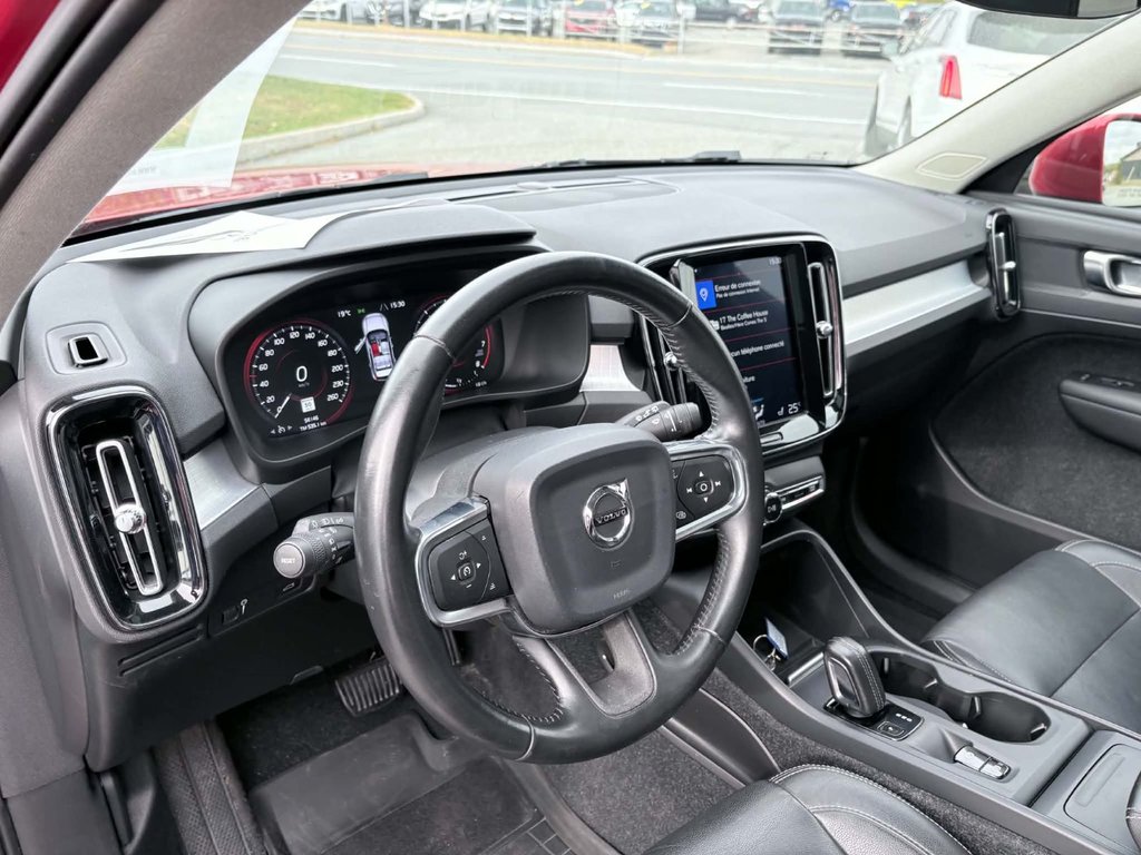 2019 Volvo XC40 MOMENTUM in Saint-Georges, Quebec - 8 - w1024h768px