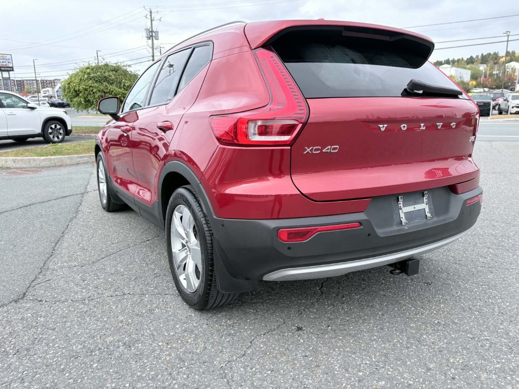 2019 Volvo XC40 MOMENTUM in Saint-Georges, Quebec - 13 - w1024h768px