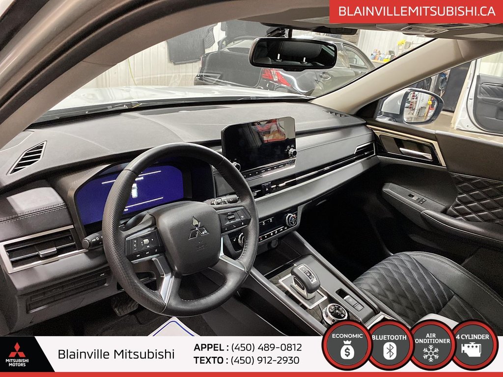 2023  Outlander SEL S-AWC + NAV + CUIR + 7 PASS. + HAYON M. LIBRE in Brossard, Quebec - 10 - w1024h768px