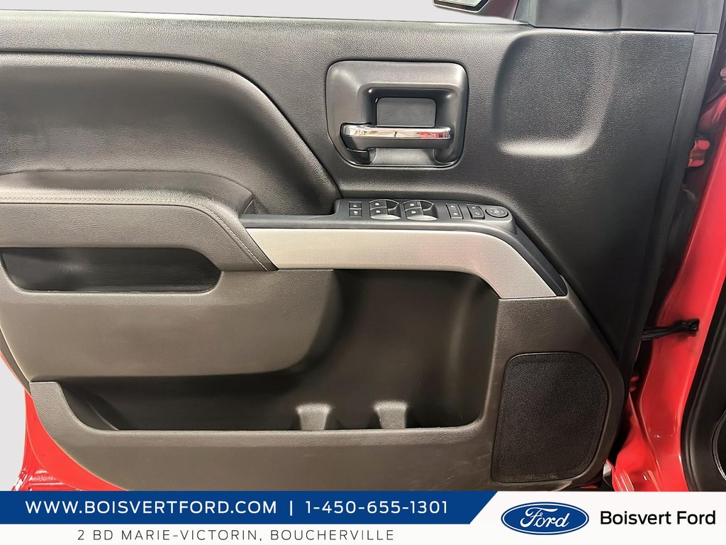 2016 Chevrolet Silverado 1500 LT in Boucherville, Quebec - 10 - w1024h768px