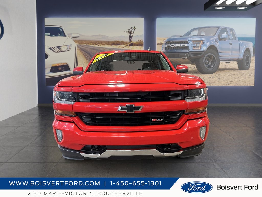 2016 Chevrolet Silverado 1500 LT in Boucherville, Quebec - 2 - w1024h768px