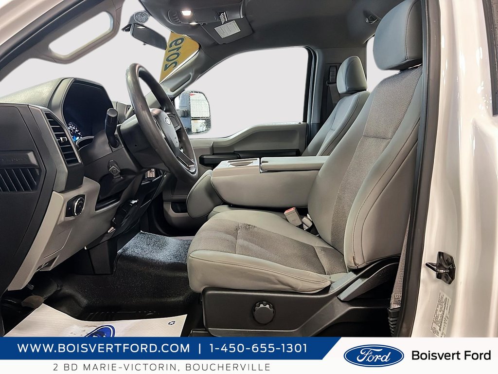 Ford F-550 XL cabine simple 2RM 169 po DCE de 84 po 2019 à Boucherville, Québec - 8 - w1024h768px