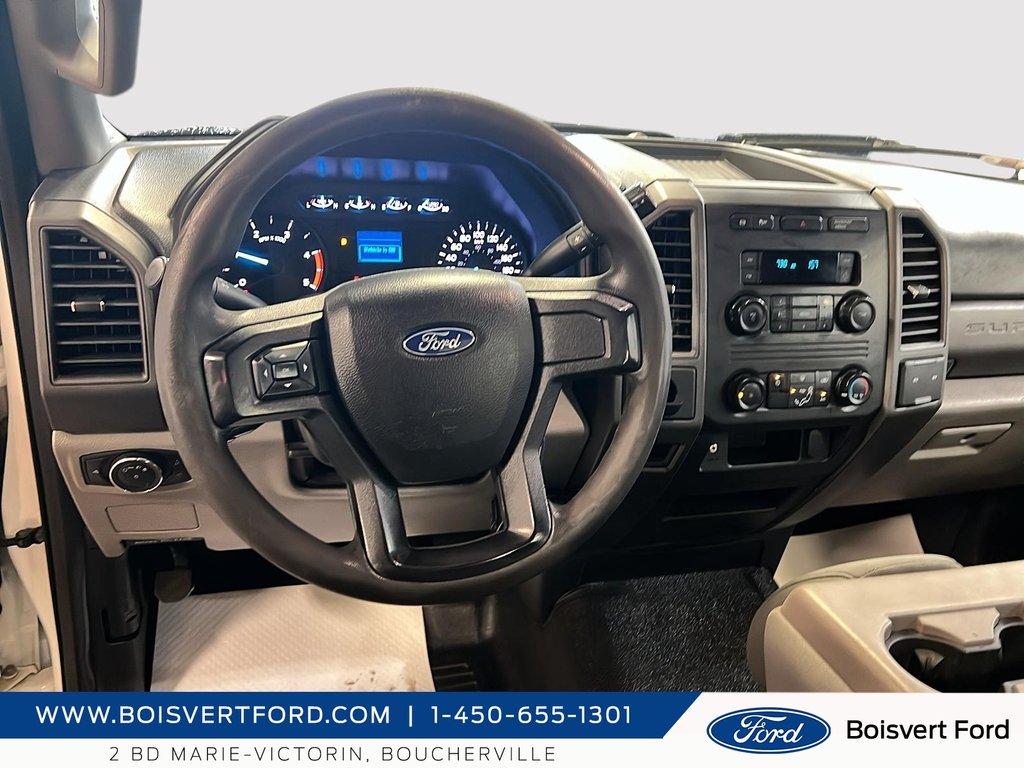 Ford F-550 XL cabine simple 2RM 169 po DCE de 84 po 2019 à Boucherville, Québec - 9 - w1024h768px