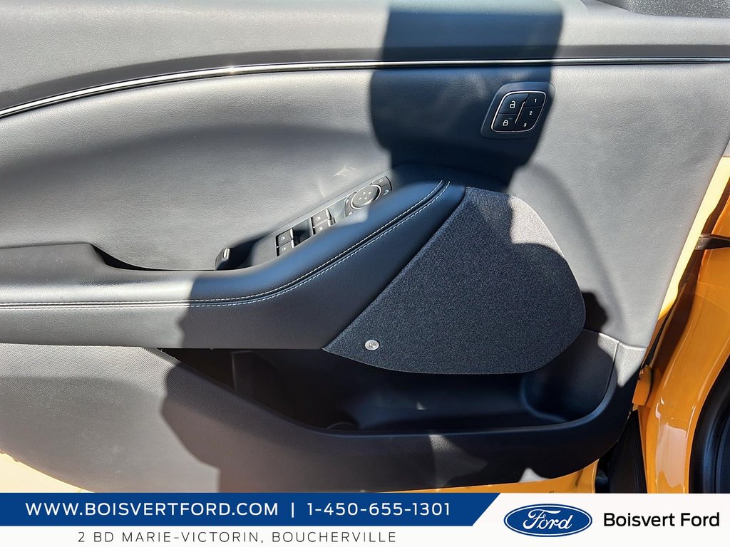 2022 Ford Mustang Mach-E Premium in Boucherville, Quebec - 10 - w1024h768px