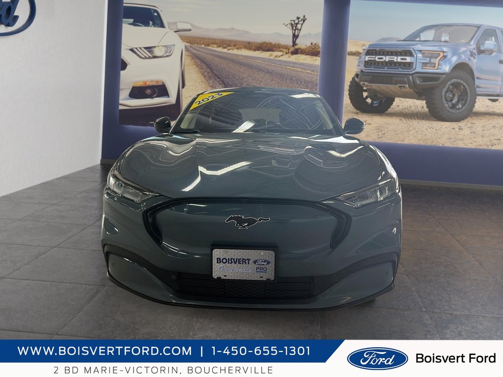 Ford Mustang Mach-E Premium 2023 à Boucherville, Québec - 2 - w1024h768px