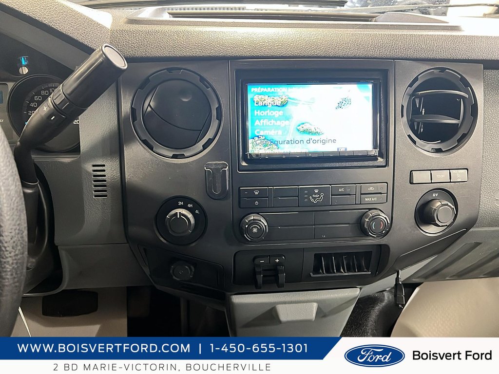 Ford Super Duty F-350 DRW 350 6x6 spacecab 2011 à Boucherville, Québec - 14 - w1024h768px