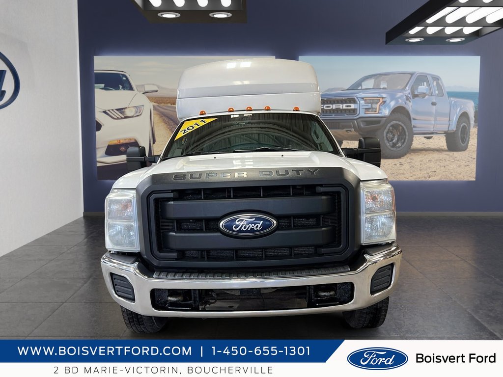 Ford Super Duty F-350 DRW 350 6x6 spacecab 2011 à Boucherville, Québec - 2 - w1024h768px