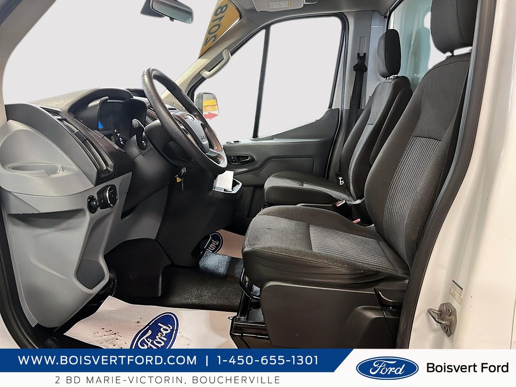 Ford Transit Cargo Van T-250 138 po PNBV de 9 000 lb RARS 2018 à Boucherville, Québec - 8 - w1024h768px