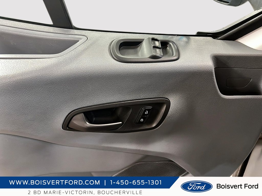 Ford Transit Cargo Van T-250 138 po PNBV de 9 000 lb RARS 2018 à Boucherville, Québec - 10 - w1024h768px