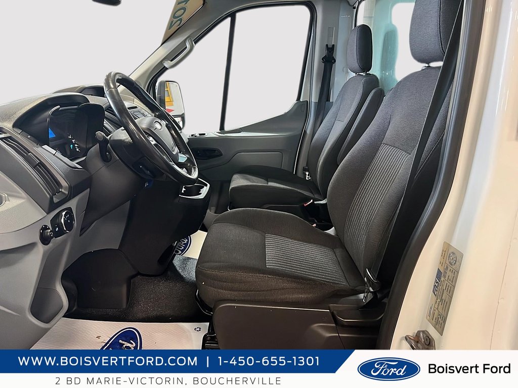 2016 Ford Transit Chassis Cab T-350 156 po PNBV de 9 900 lb RARJ in Boucherville, Quebec - 8 - w1024h768px