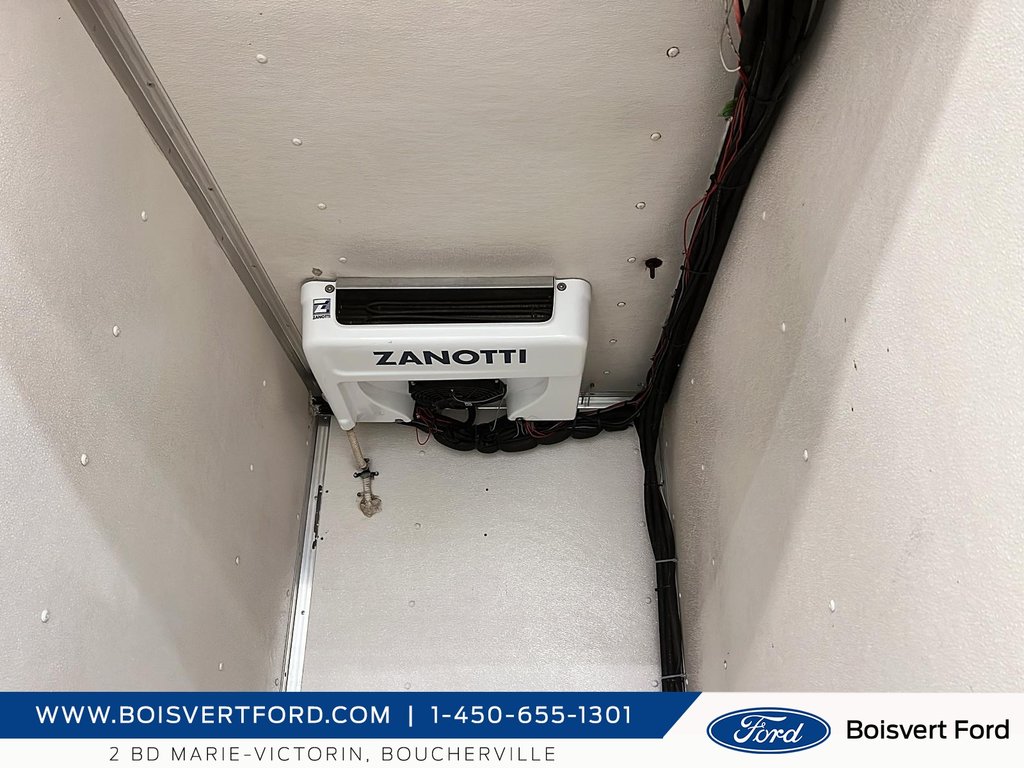 2016 Ford Transit Chassis Cab 350 drw cube réfrigérée in Boucherville, Quebec - 18 - w1024h768px