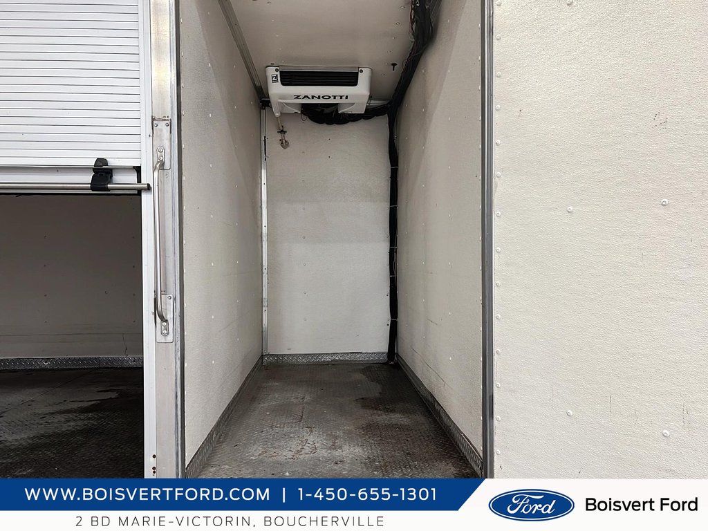 2016 Ford Transit Chassis Cab 350 drw cube réfrigérée in Boucherville, Quebec - 17 - w1024h768px