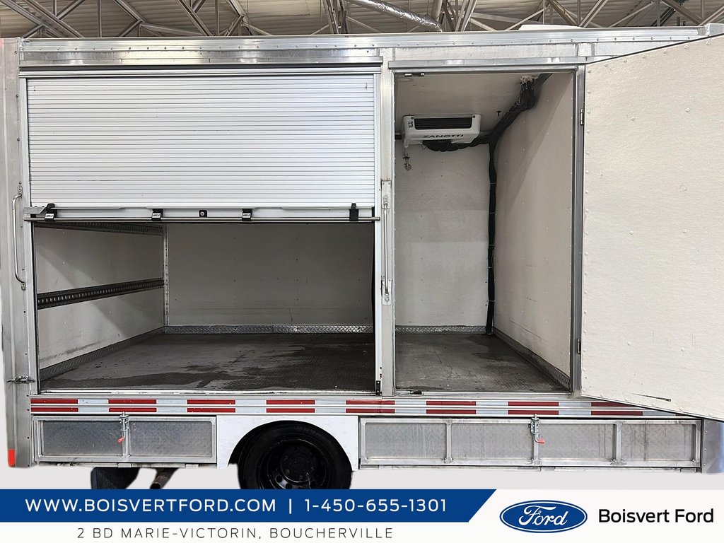 2016 Ford Transit Chassis Cab 350 drw cube réfrigérée in Boucherville, Quebec - 15 - w1024h768px