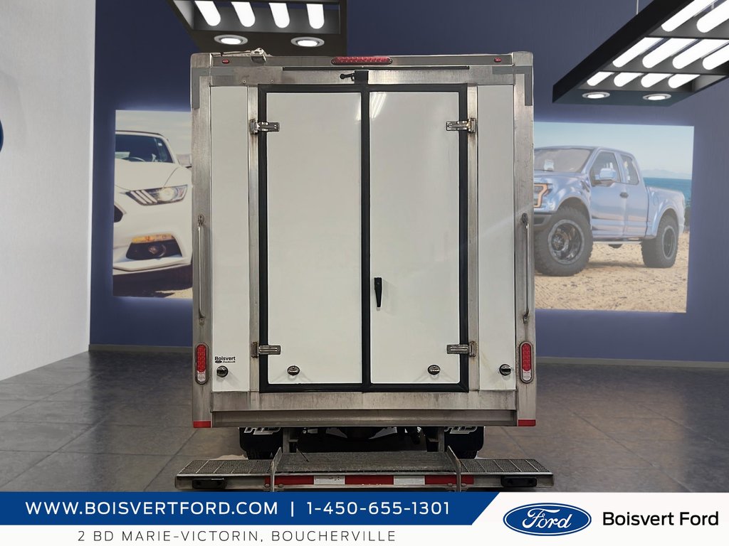 2018 Ford Transit Chassis Cab 350 cube 12 pieds in Boucherville, Quebec - 3 - w1024h768px