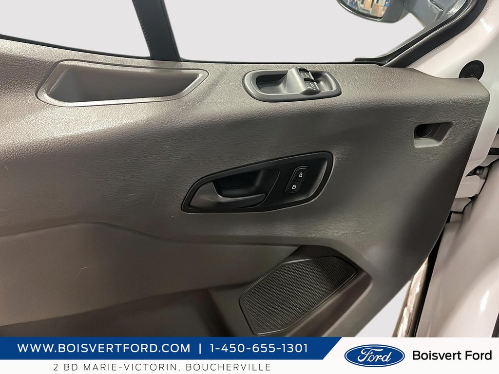 2021 Ford TRANSIT CUTAWAY 350 cube 12 pieds deck in Boucherville, Quebec - 10 - w1024h768px