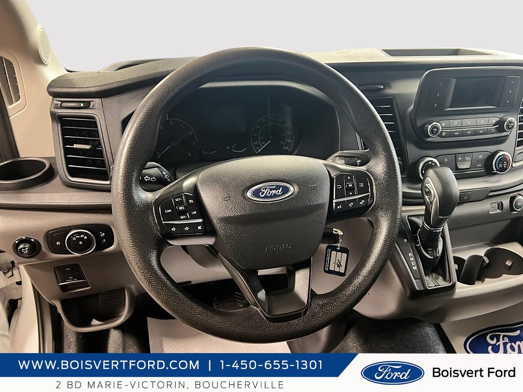 2021 Ford TRANSIT CUTAWAY 350 cube 12 pieds deck in Boucherville, Quebec - 11 - w1024h768px