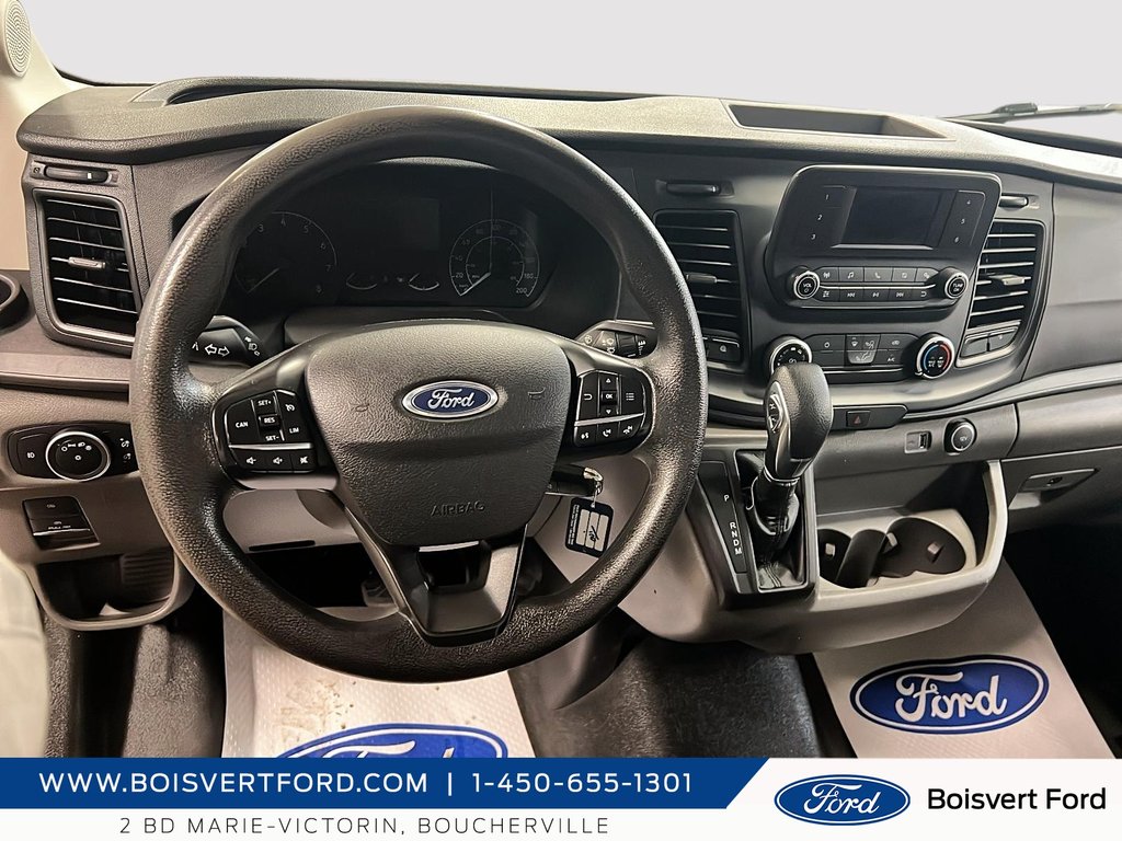 2021 Ford TRANSIT CUTAWAY 350 cube 12 pieds deck in Boucherville, Quebec - 9 - w1024h768px