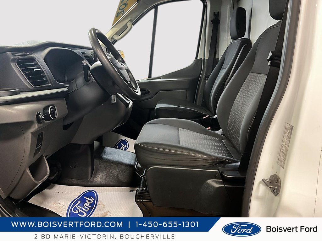 2021 Ford TRANSIT CUTAWAY 350 cube 12 pieds deck in Boucherville, Quebec - 8 - w1024h768px