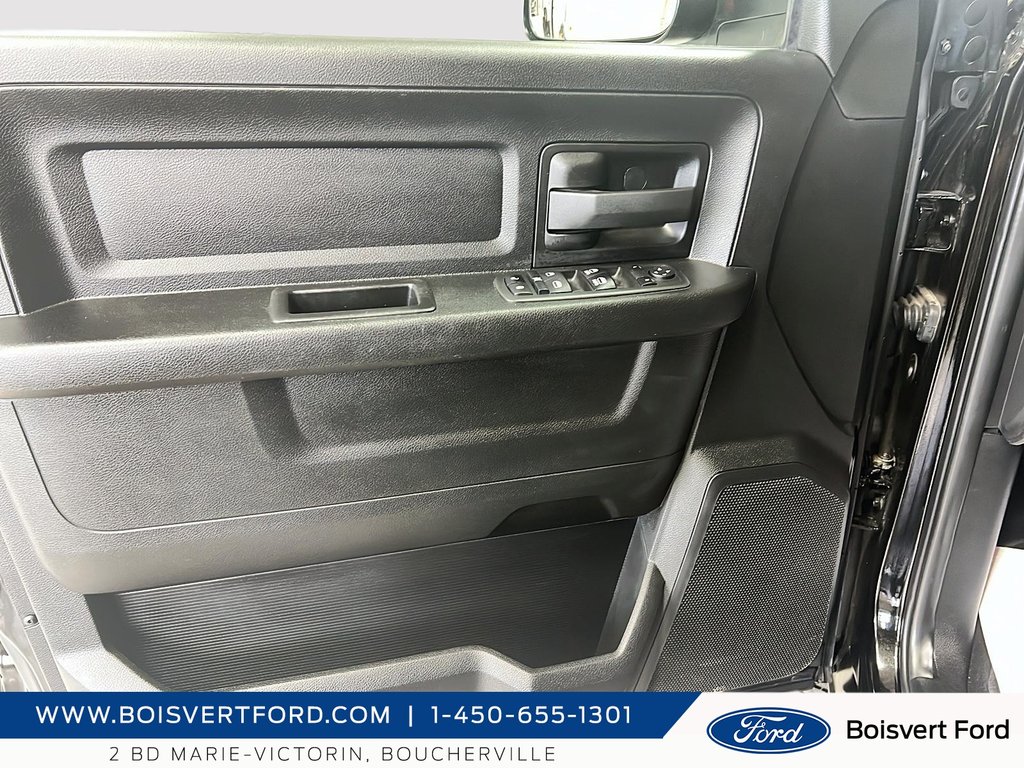 2021 Ram 1500 Classic Express in Boucherville, Quebec - 9 - w1024h768px