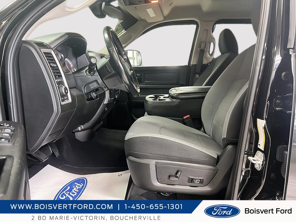 2021 Ram 1500 Classic Express in Boucherville, Quebec - 7 - w1024h768px
