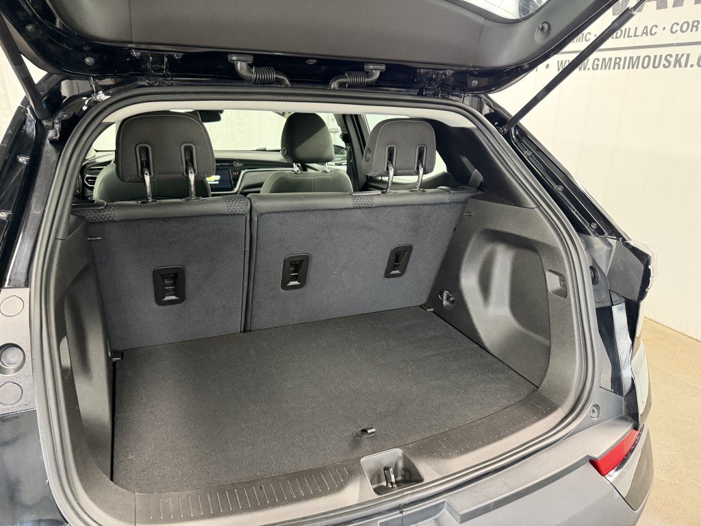 2023 Chevrolet BOLT EV LT in Rimouski, Quebec - 6 - w1024h768px
