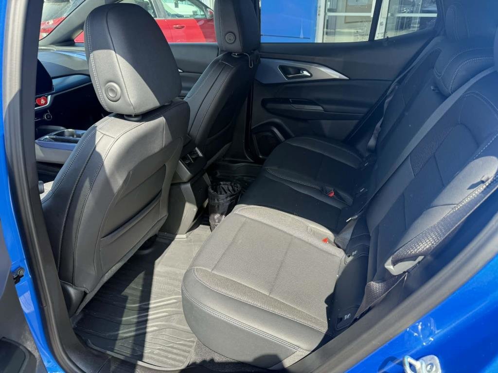 2025 Chevrolet Equinox EV AWD LT (PNEUS HIVER INCLUS) in Rimouski, Quebec - 6 - w1024h768px