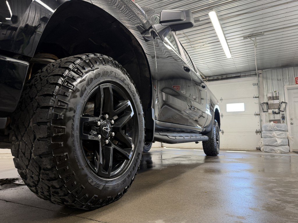 Chevrolet SILVERADO 1500 CUSTOM TRAILBOSS 2022 à Rimouski, Québec - 2 - w1024h768px