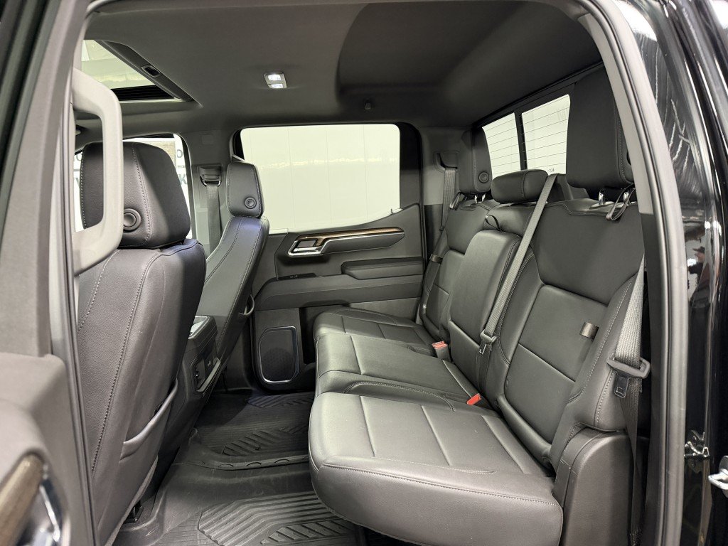 Chevrolet SILVERADO 1500 LT TRAILBOSS CUIR V8 5,3L 2025 à Rimouski, Québec - 6 - w1024h768px
