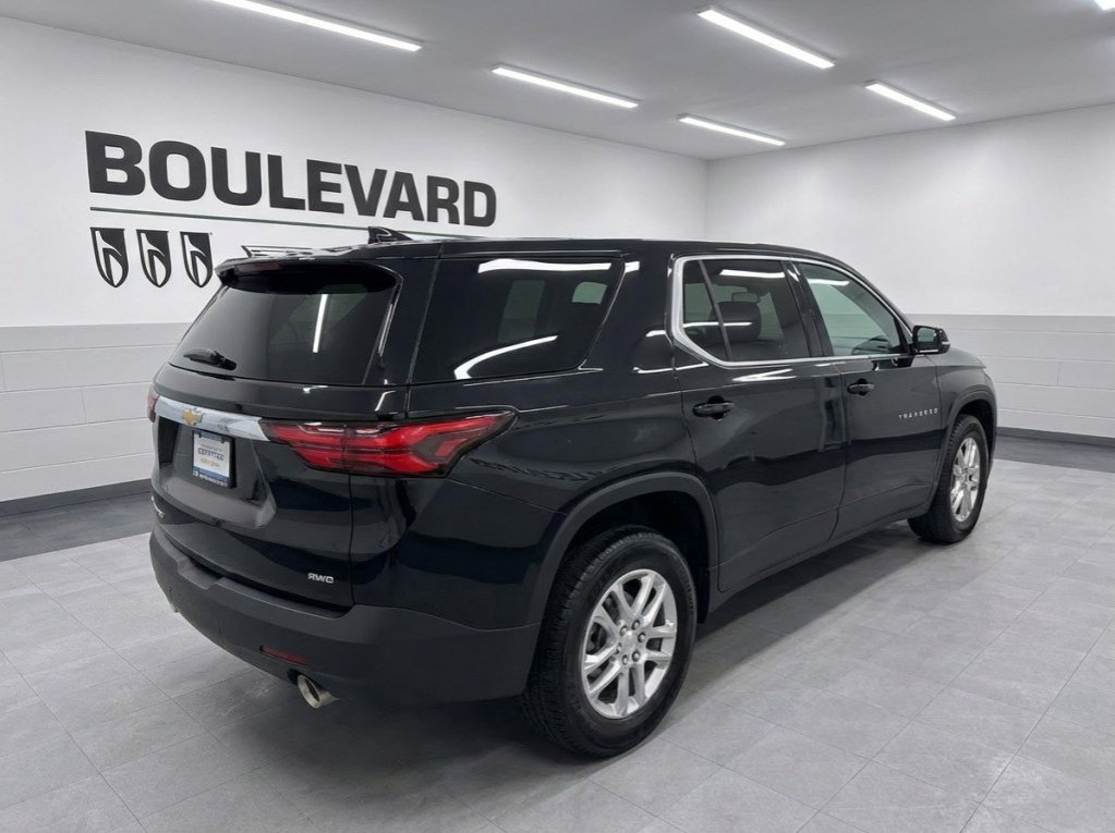 Chevrolet TRAVERSE LS 8 PASSAGERS V6 2023 à Rimouski, Québec - 2 - w1024h768px