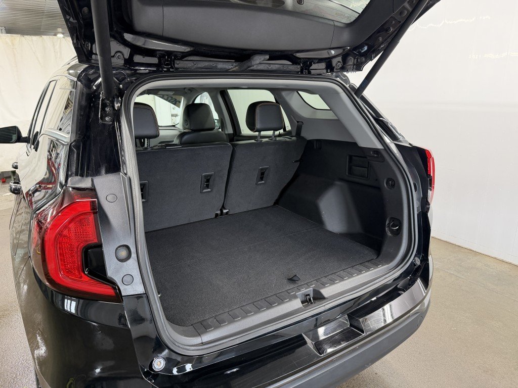 GMC Terrain AWD AT4 PNEUS HIVER INCLUS 2022 à Rimouski, Québec - 3 - w1024h768px