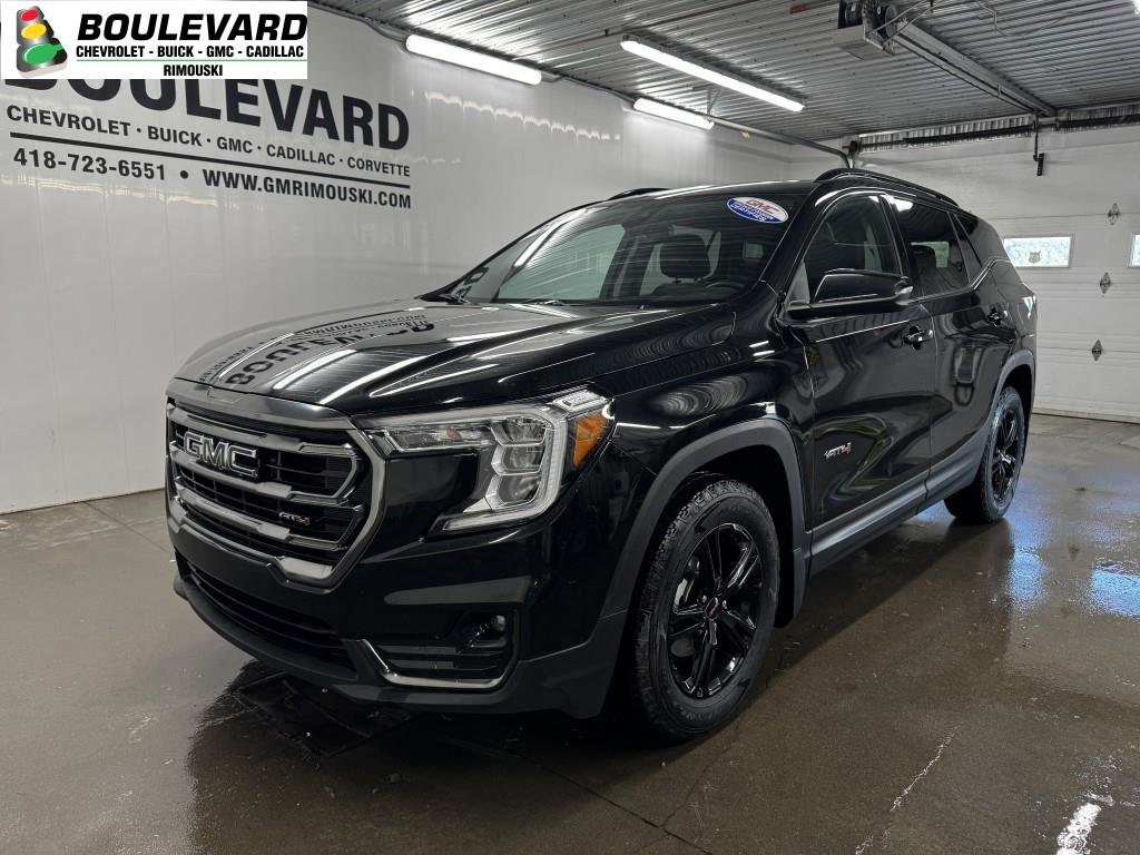 GMC Terrain AWD AT4 TOIT OUVRANT 2023 à Rimouski, Québec - 1 - w1024h768px